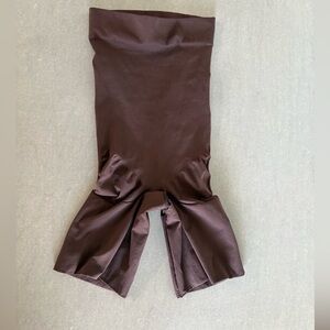 SKIMS Shapewear Shorts, Size Small.